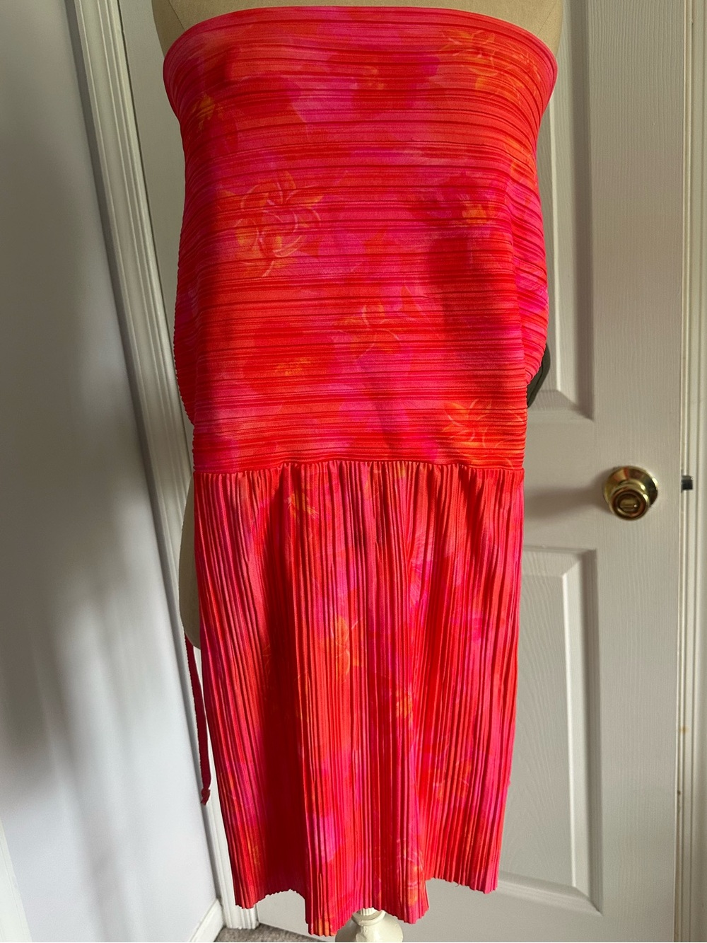 PrettyLittleThing Pink Printed Plisse Cowl Neck Mini Dress size 4 NWT